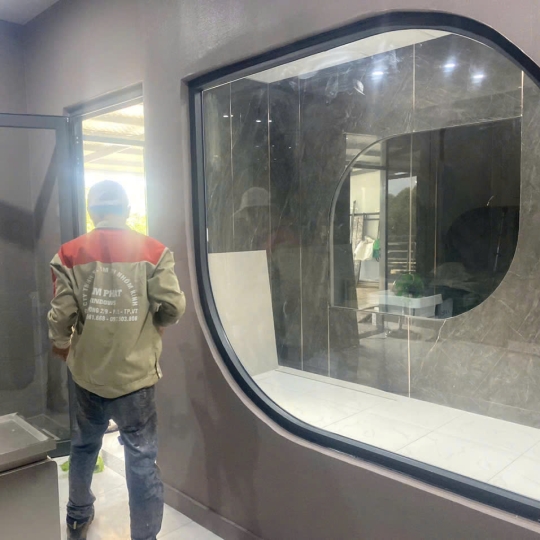 Vách ngăn nhôm kính cường lực